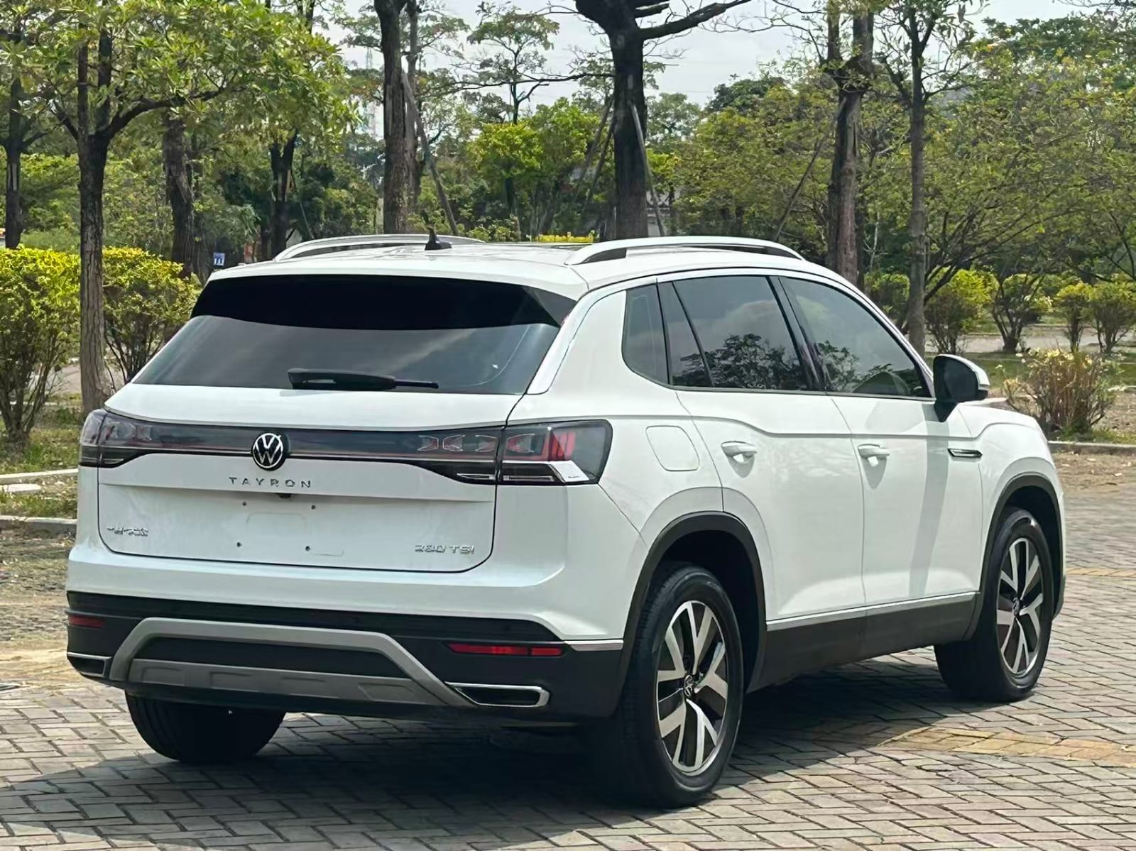 Volkswagen Tayron 280TSI Deluxe PLUS Premium Edition