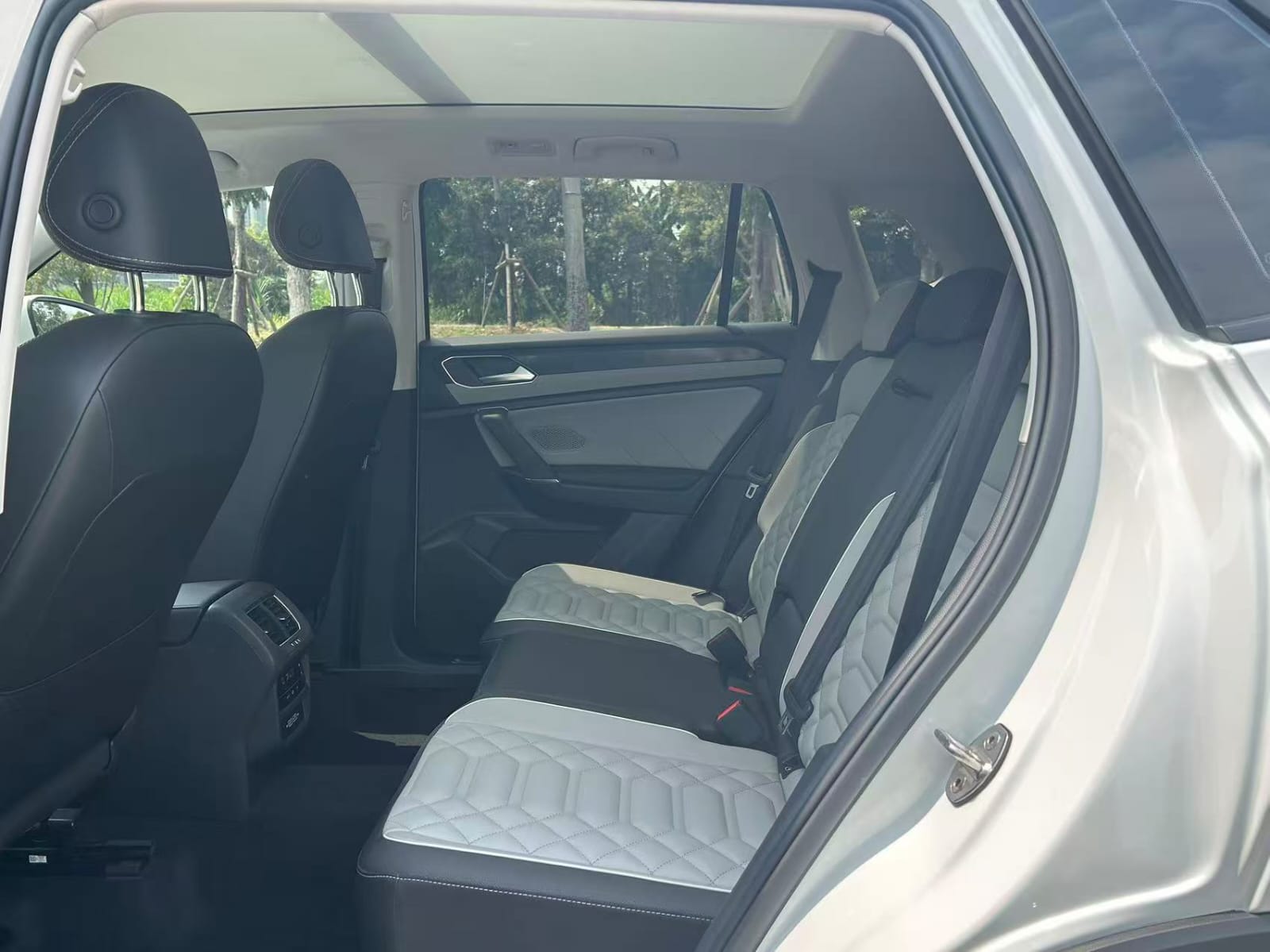 Volkswagen Tayron 280TSI Deluxe PLUS Premium Edition