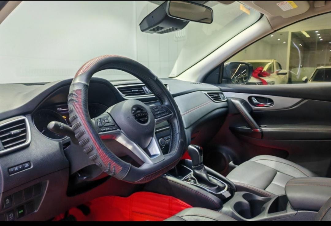 Nissan Qashqai 2.0L CVT XV Prem Deluxe Edition