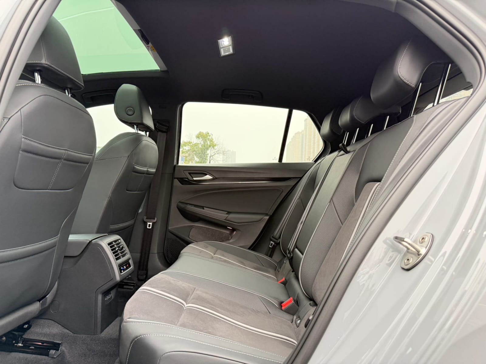 Volkswagen Golf 280TSI DSG R-Line Lite