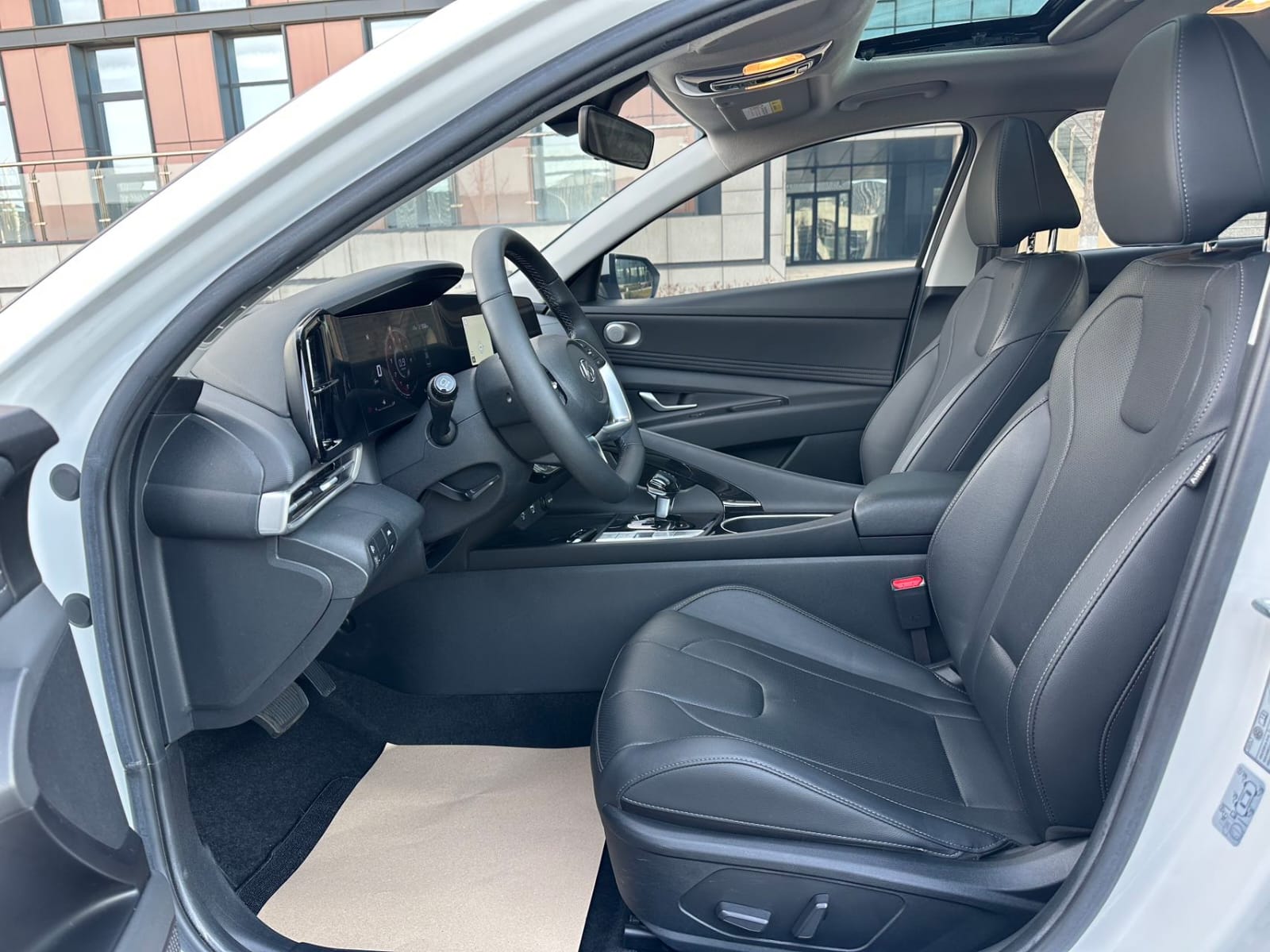 Hyundai Elantra 1.5L CVT Precious Edition