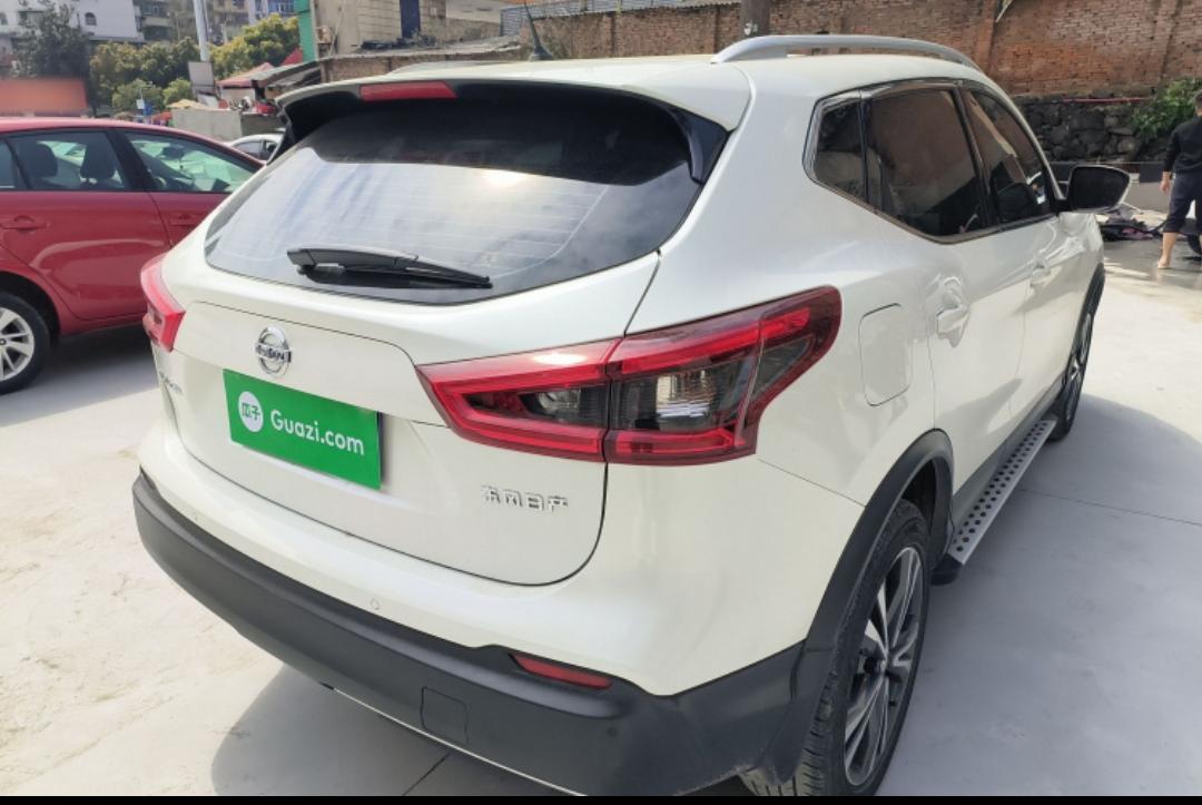 Nissan Qashqai 2.0L CVT XV Prem Deluxe Edition