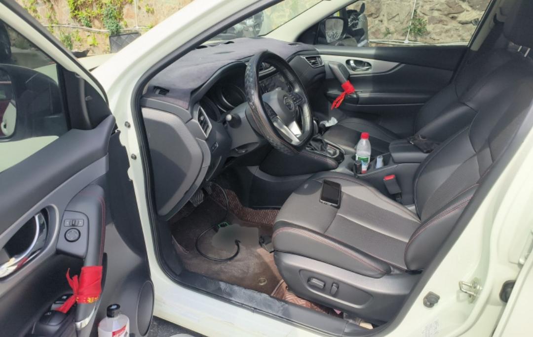 Nissan Qashqai 2.0L CVT XV Prem Deluxe Edition
