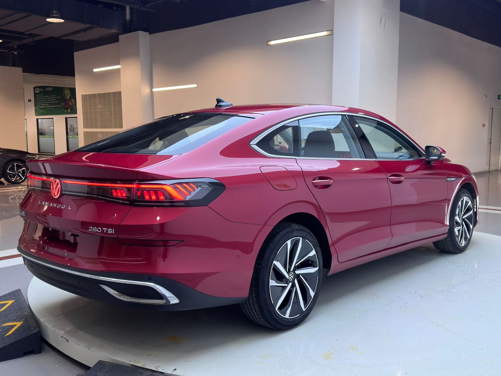 Volkswagen Lamando L 280TSI DSG Super Spicy Flagship Edition