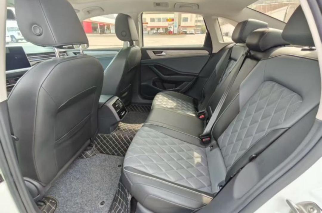 Volkswagen Sagitar 280TSI DSG Oversight Lite