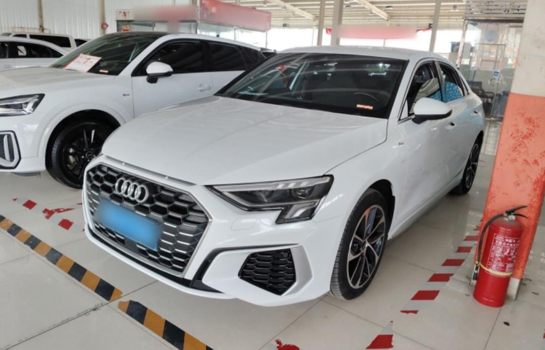 Audi A3L Limousine 35 TFSI Спортивный