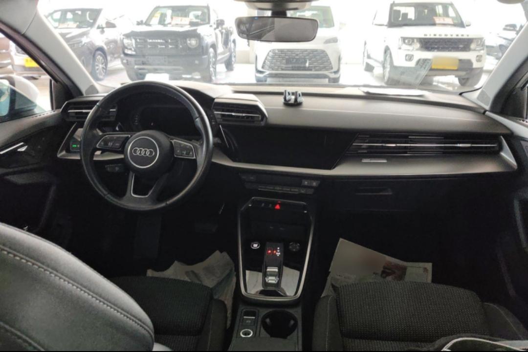 Audi A3L Limousine 35 TFSI Спортивный