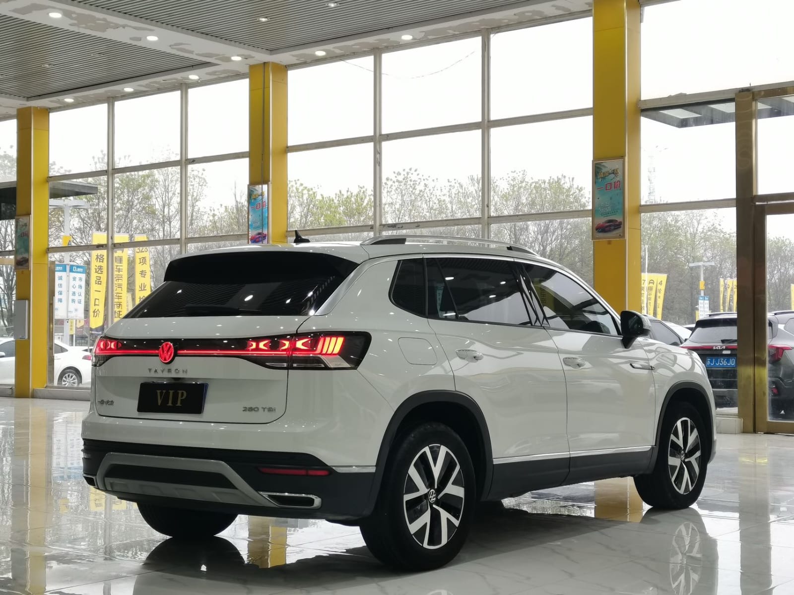 Volkswagen Tayron 280TSI Deluxe Plus Premium Edition