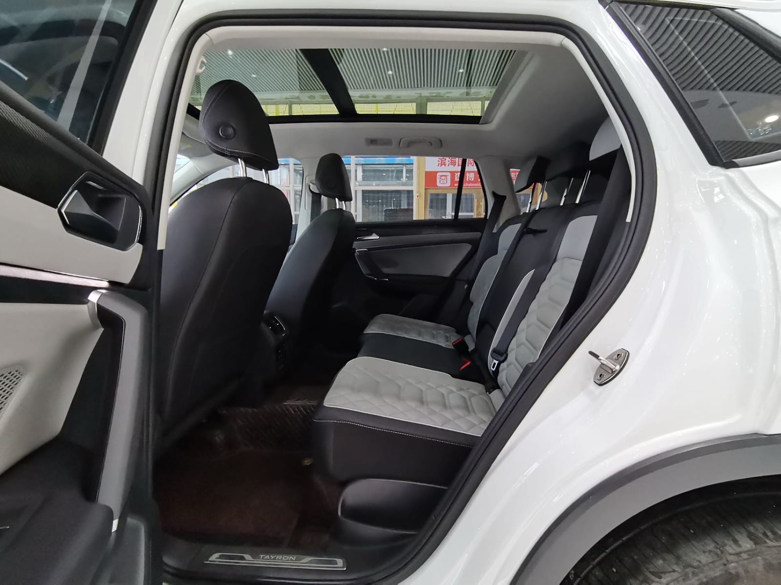 Volkswagen Tayron 280TSI Deluxe Plus Premium Edition