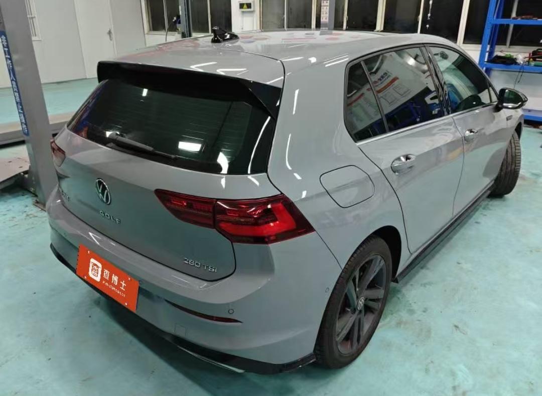 Volkswagen Golf R-Line