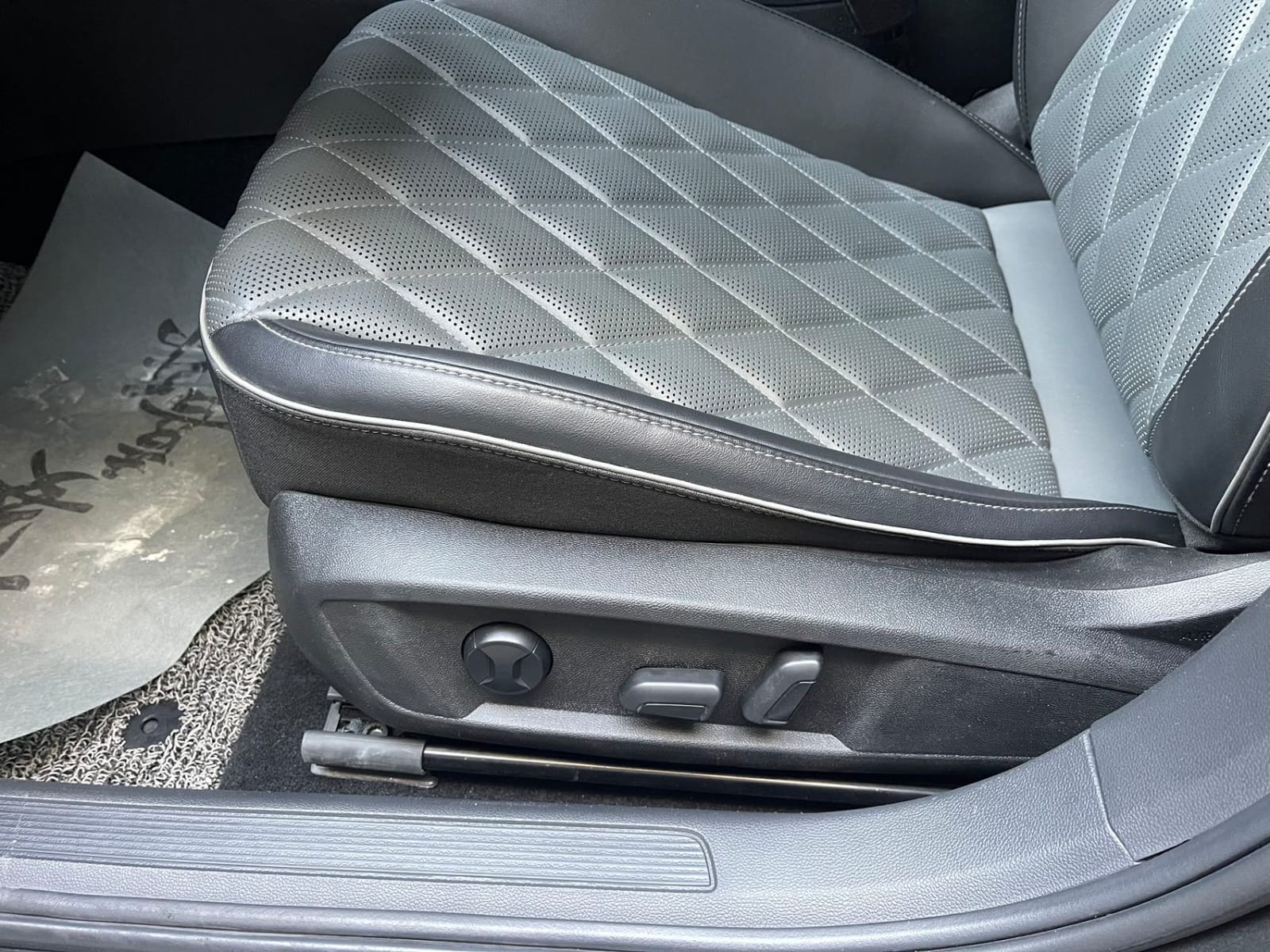 Volkswagen Sagitar 280TSI DSG Overpass Lite