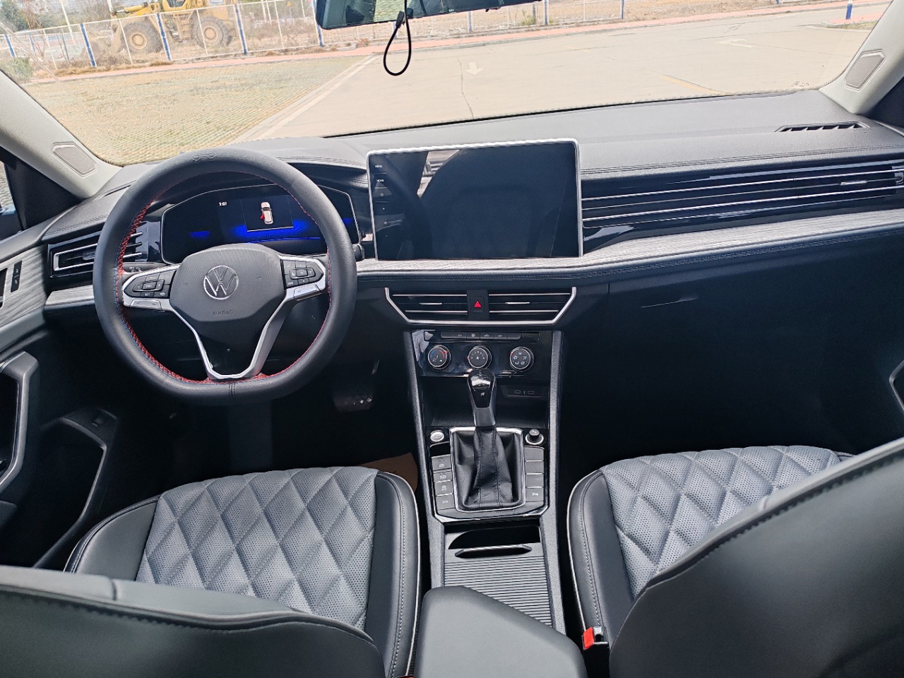 Volkswagen Sagitar 280TSI DSG Oversight Lite