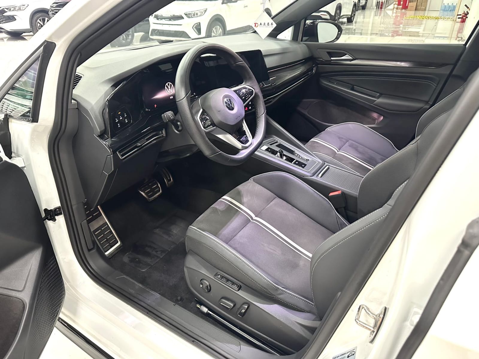 Volkswagen Golf 280TSI DSG R-Line Lite