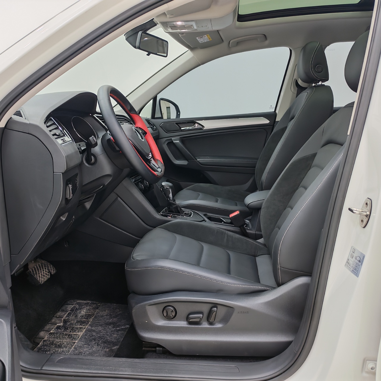 Volkswagen Tiguan L 280TSI Automatic Edition
