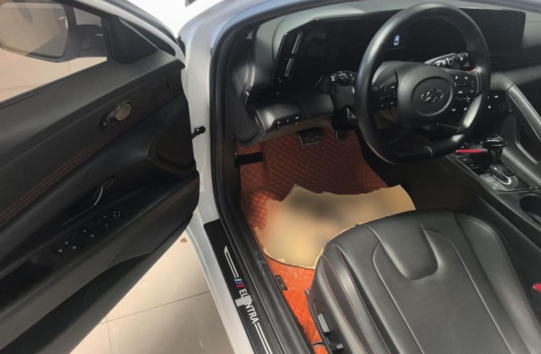Hyundai Elantra 240TGDi DCT LUX Premium Edition