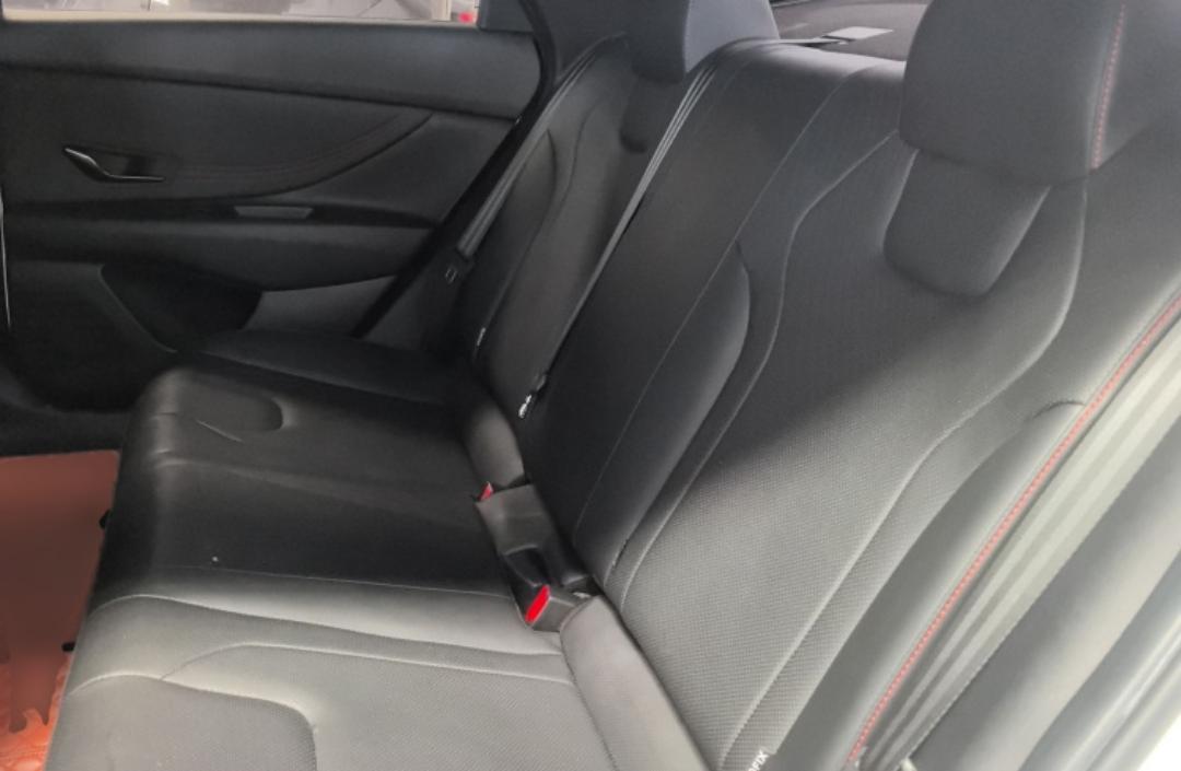 Hyundai Elantra 240TGDi DCT LUX Premium Edition