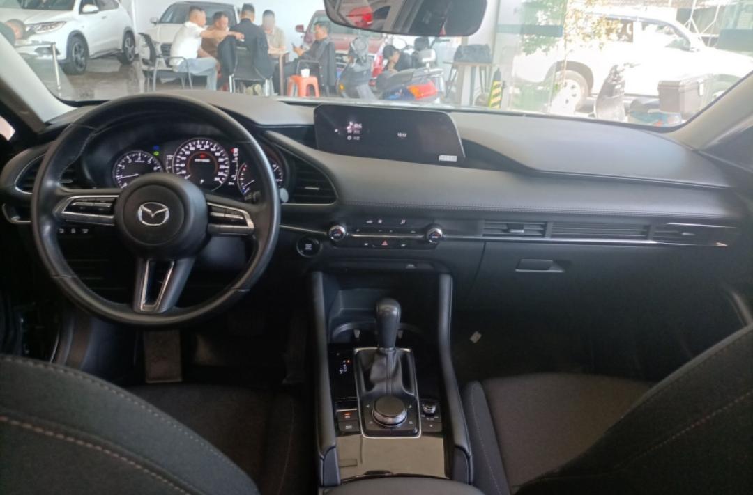 Mazda 3 Axela 2.0L Automatic