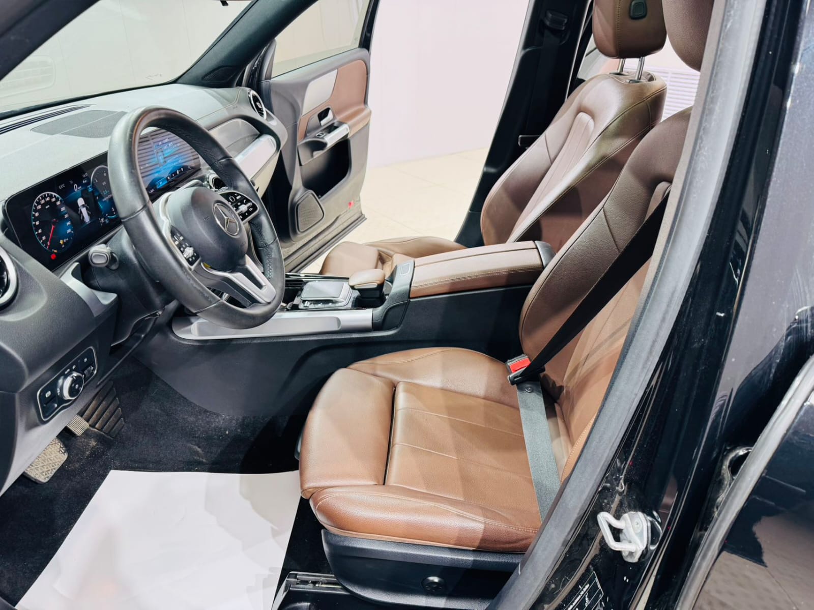 Mercedes-Benz GLB 180 (7-местная версия)