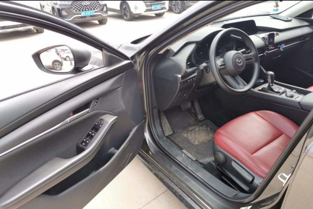 Mazda 3 Axela 2.0L Automatic