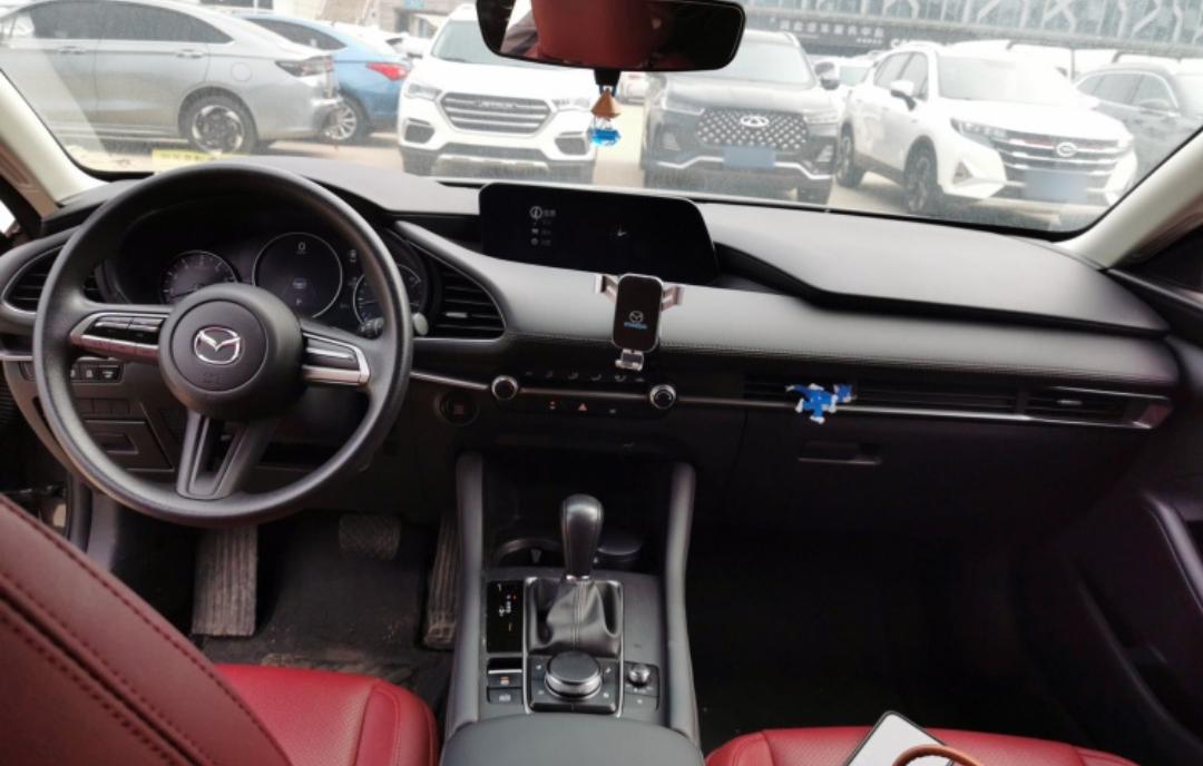 Mazda 3 Axela 2.0L Automatic