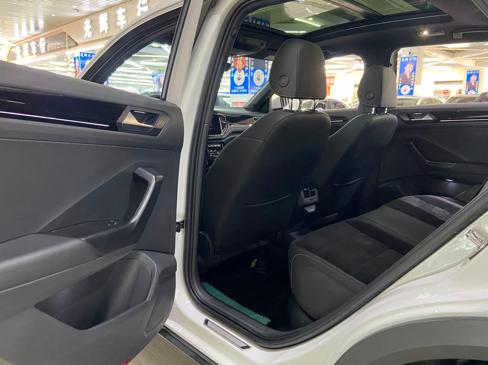 Volkswagen T-Roc Tango 280TSI DSG 4WD Luxury Edition