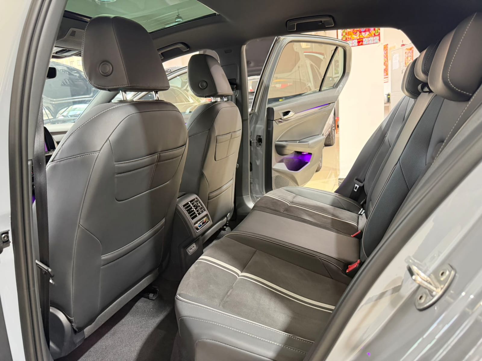 Volkswagen Golf 280TSI DSG R-Line Lite