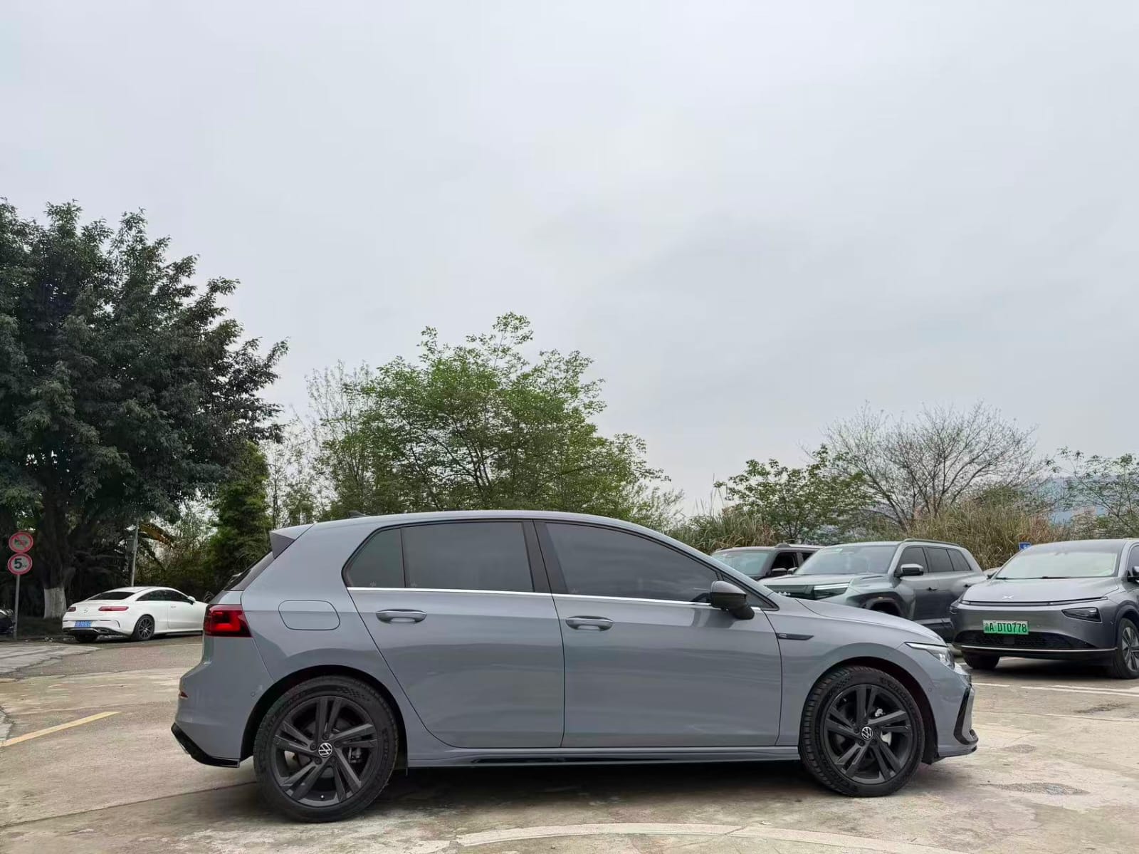 Volkswagen Golf 280TSI DSG R-Line Lite