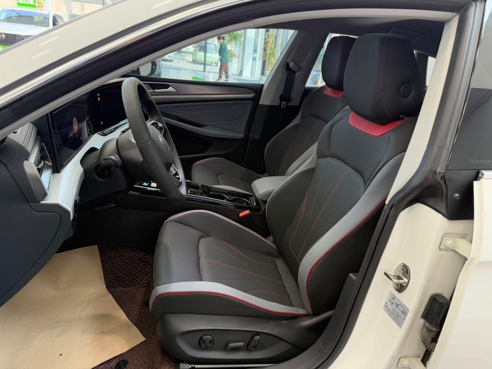 Volkswagen Lamando L 280TSI DSG Cool Hot Edition