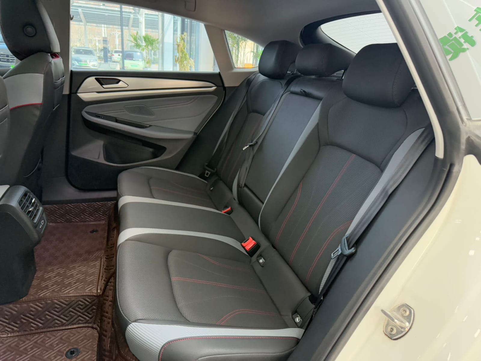 Volkswagen Lamando L 280TSI DSG Cool Hot Edition