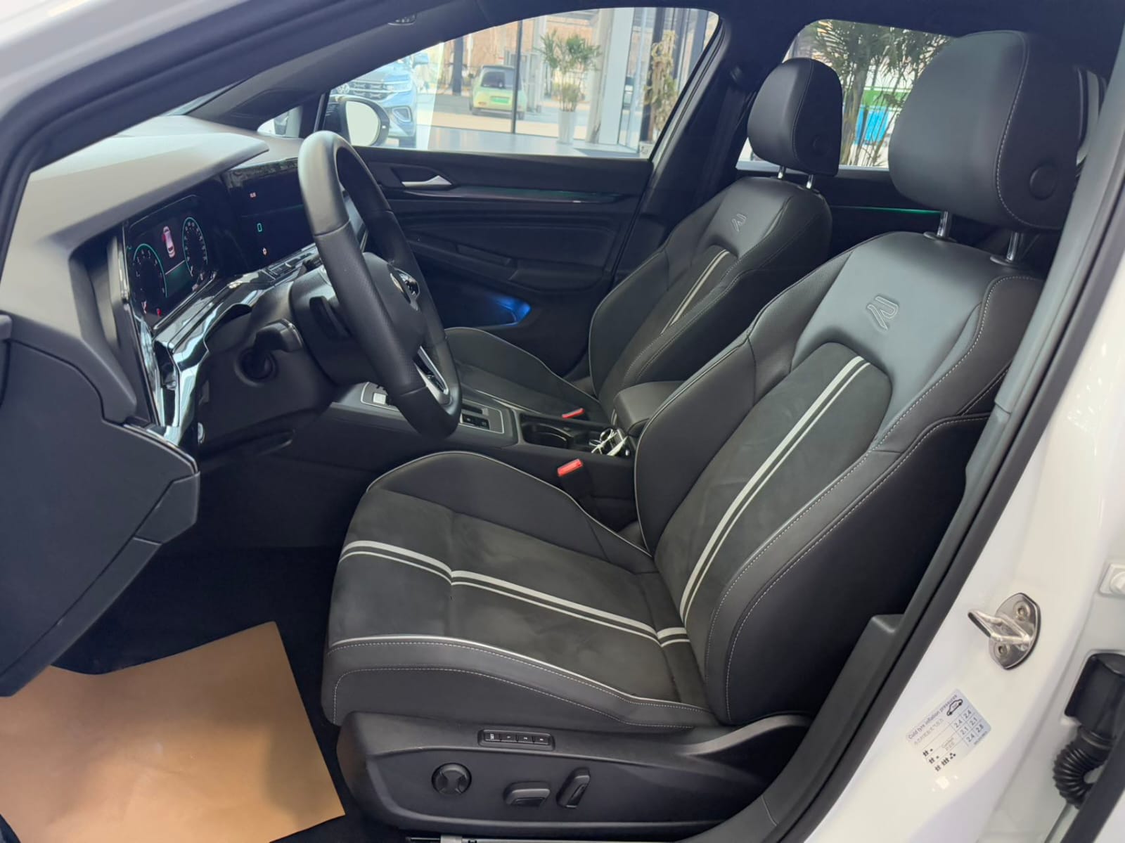 Volkswagen Golf 280TSI DSG R-Line