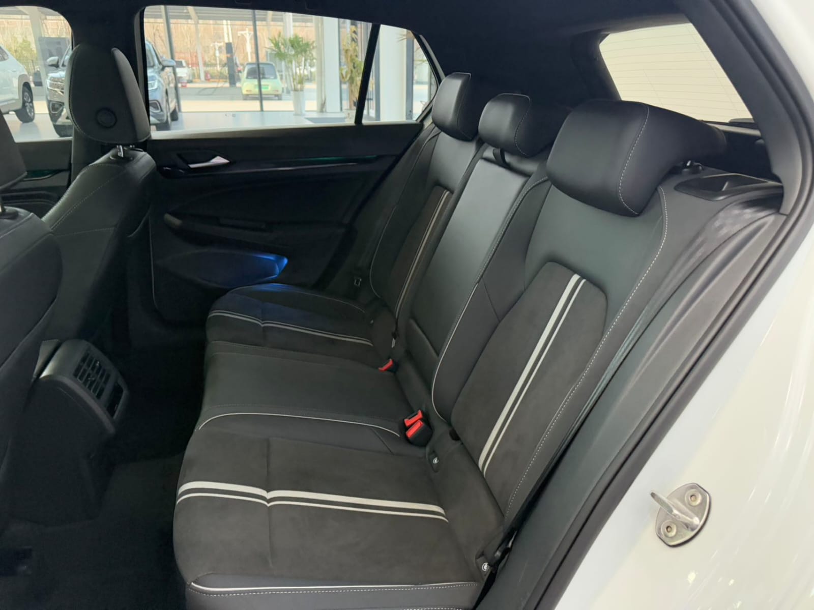 Volkswagen Golf 280TSI DSG R-Line