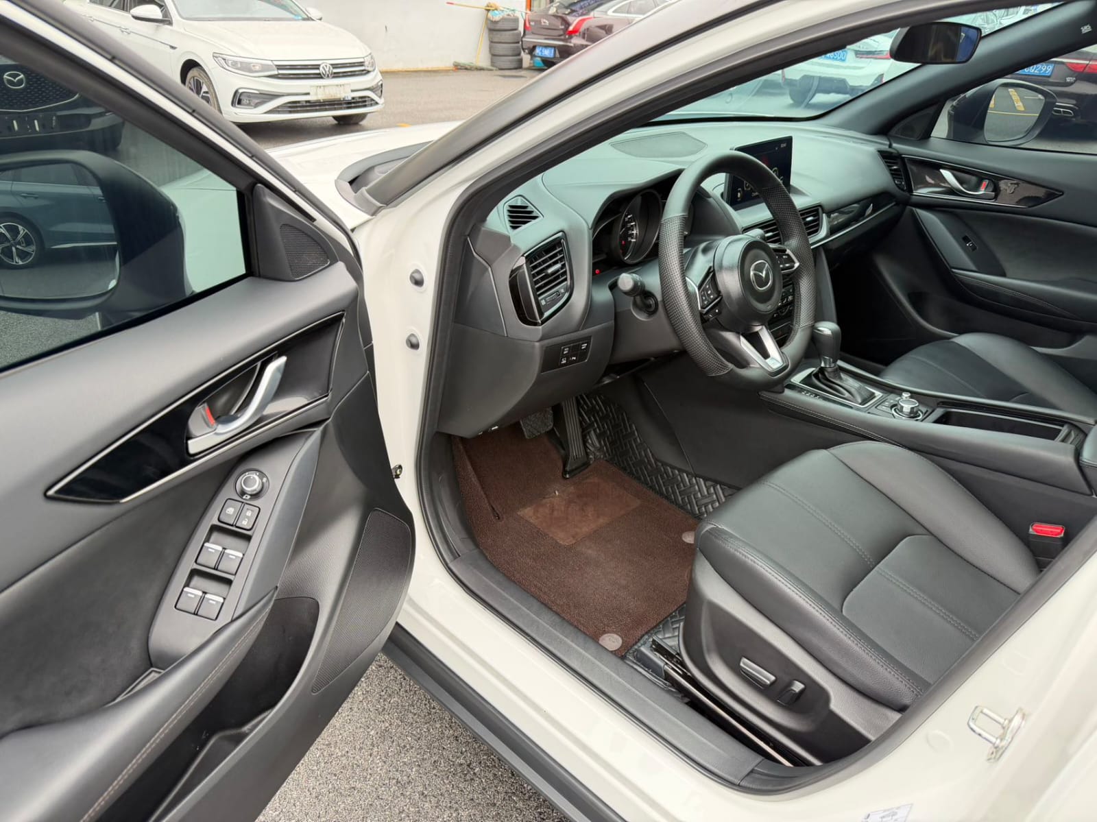 Mazda CX-4 Blue Sky Explorer Edition