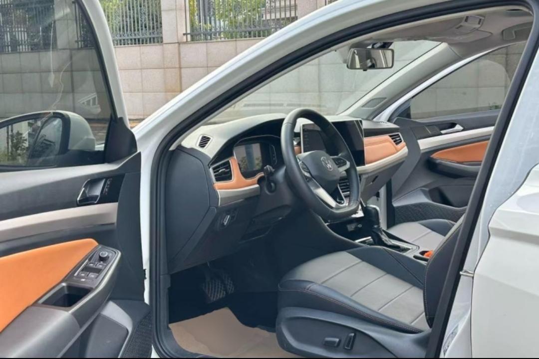Volkswagen Bora 200TSI DSG PRO Edition