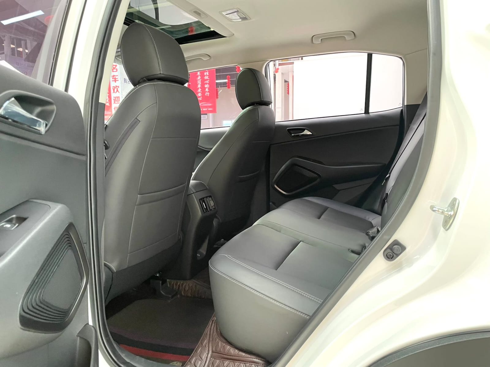 Hyundai ix35 240TGDi DCT GLS ведущая версия
