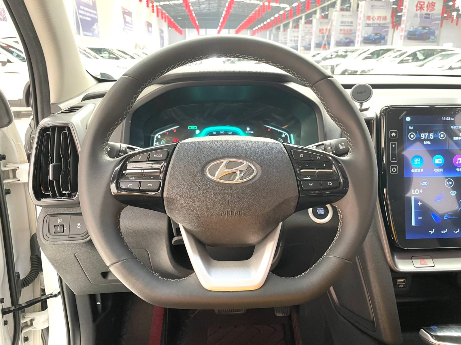 Hyundai ix35 240TGDi DCT GLS ведущая версия