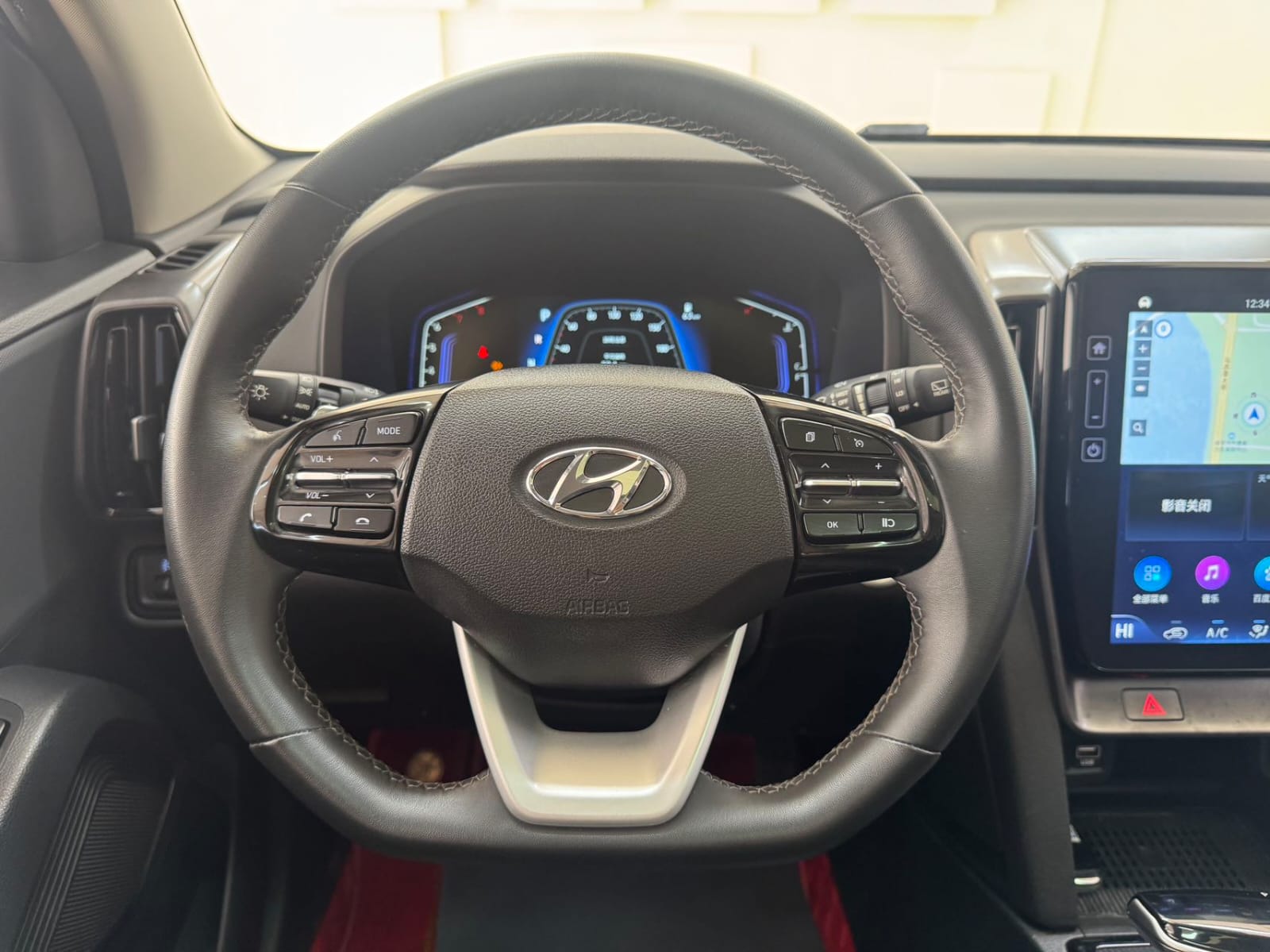 Hyundai ix35 240TGDi DCT GLS ведущая версия