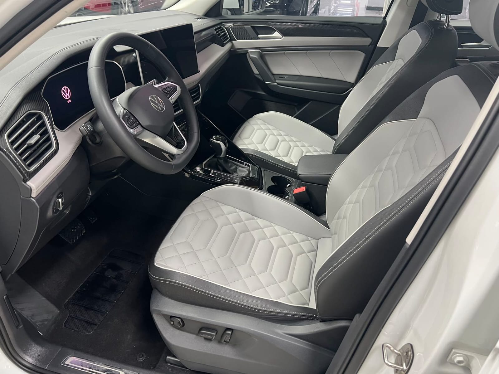 Volkswagen Tayron 280TSI Deluxe Plus Premium Edition