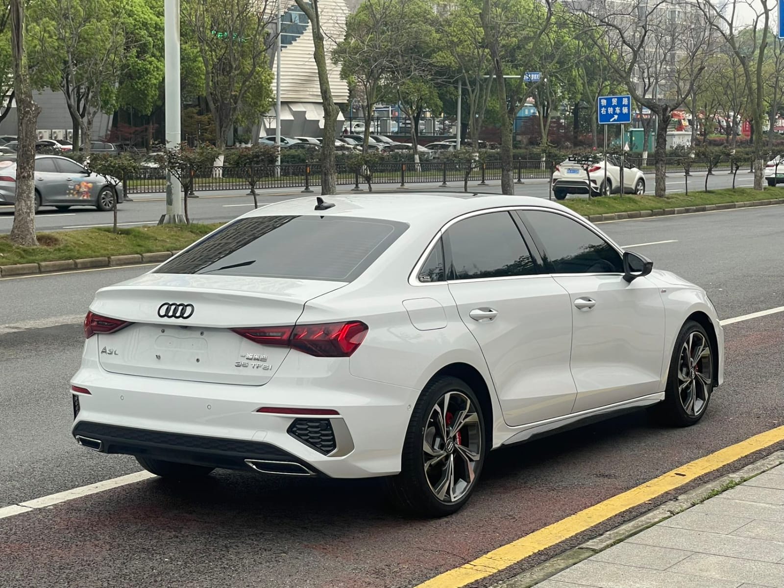 Audi A3L Limousine 35 TFSI Luxury Sport