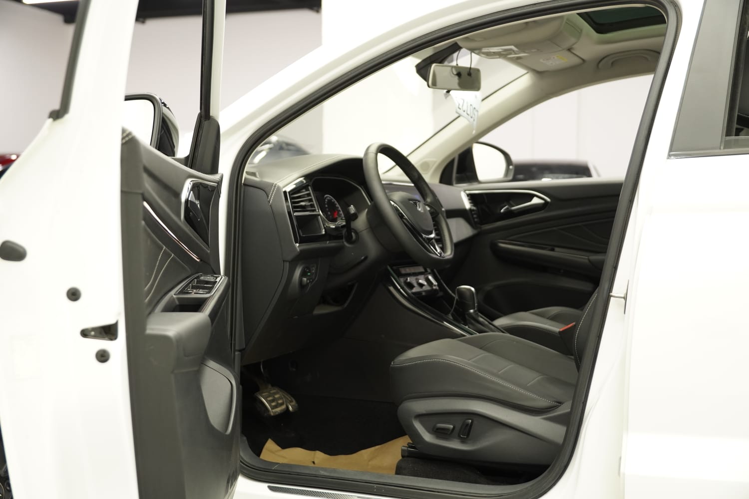 Jetta VS7 Black Front Automatic Enjoy Edition