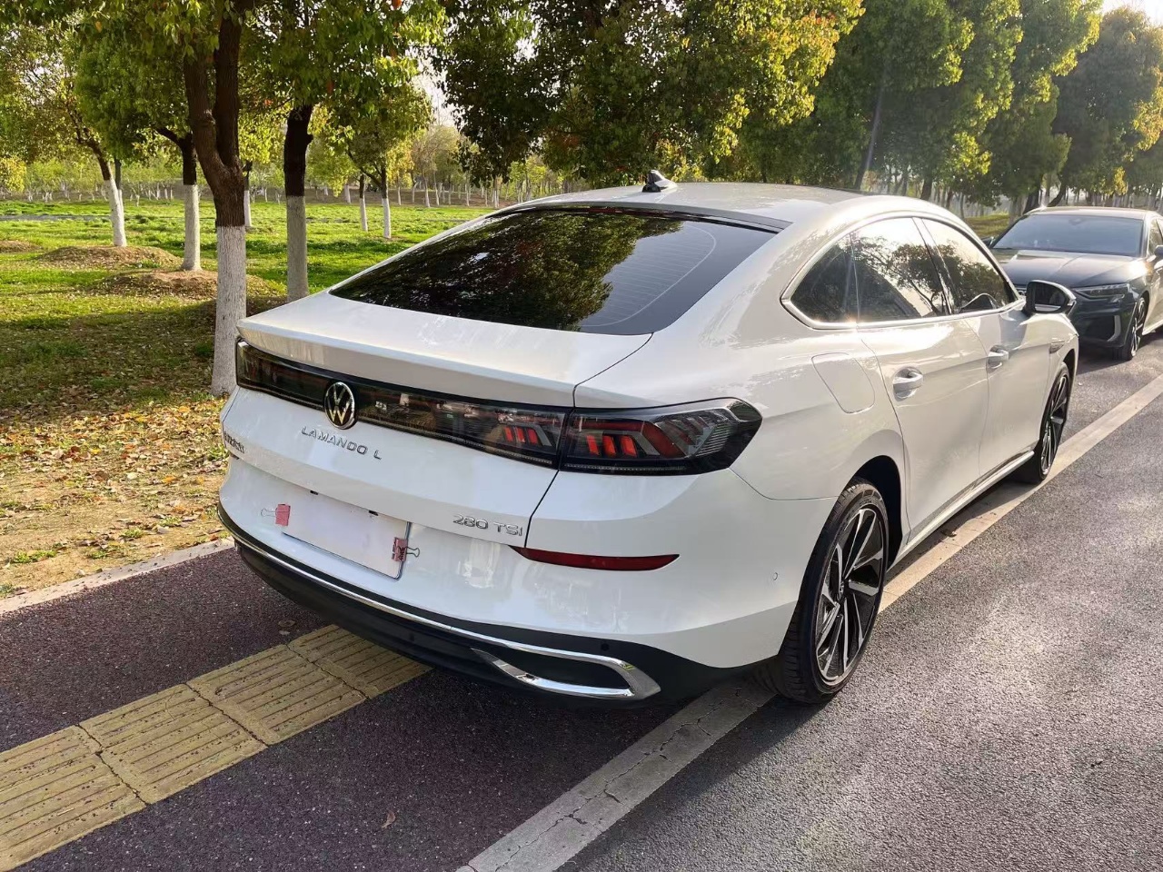 Volkswagen Lamando L 280TSI DSG Flagship Edition
