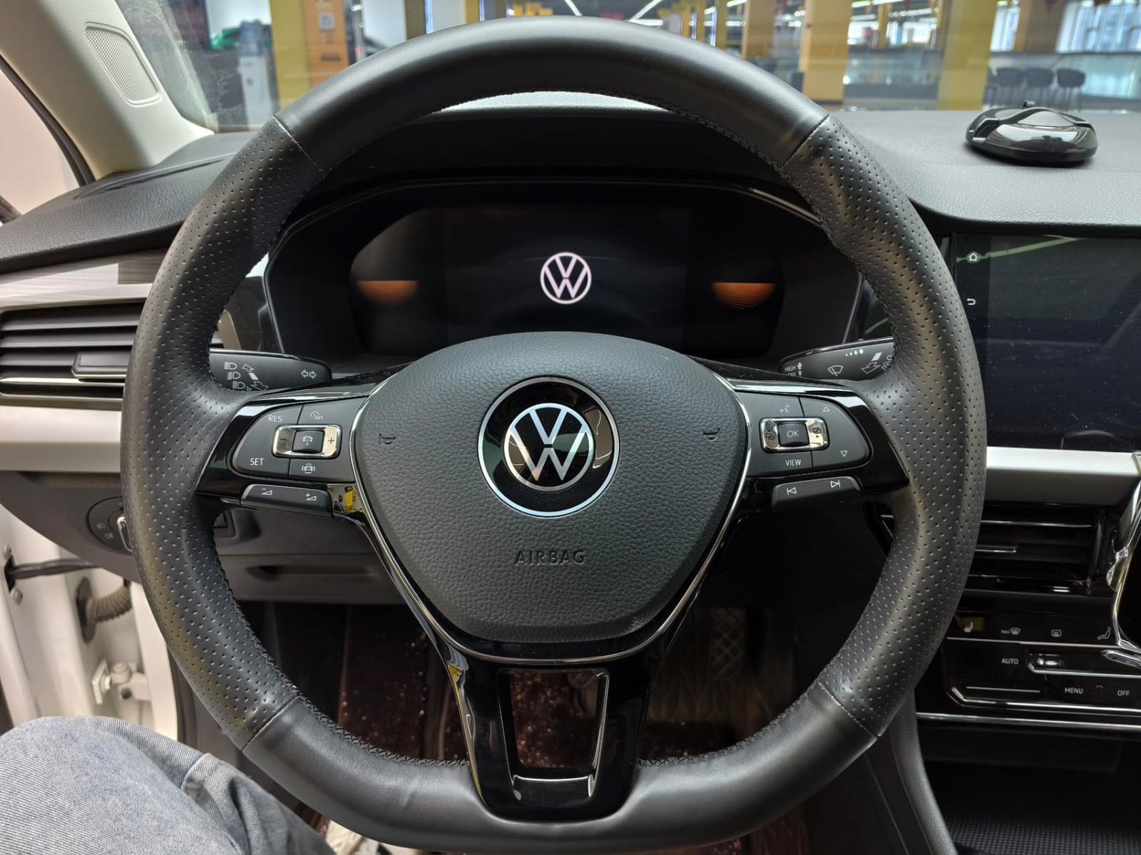 Volkswagen Lavida 280TSI DSG Deluxe Edition