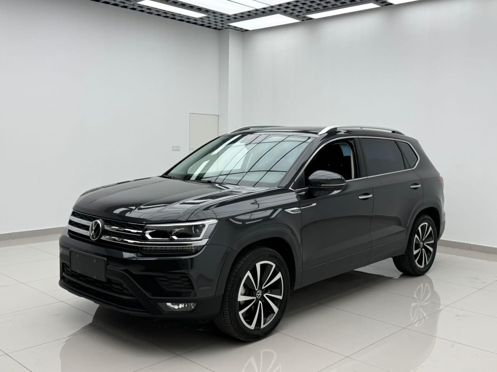 Volkswagen Tharu 280TSI Deluxe Edition