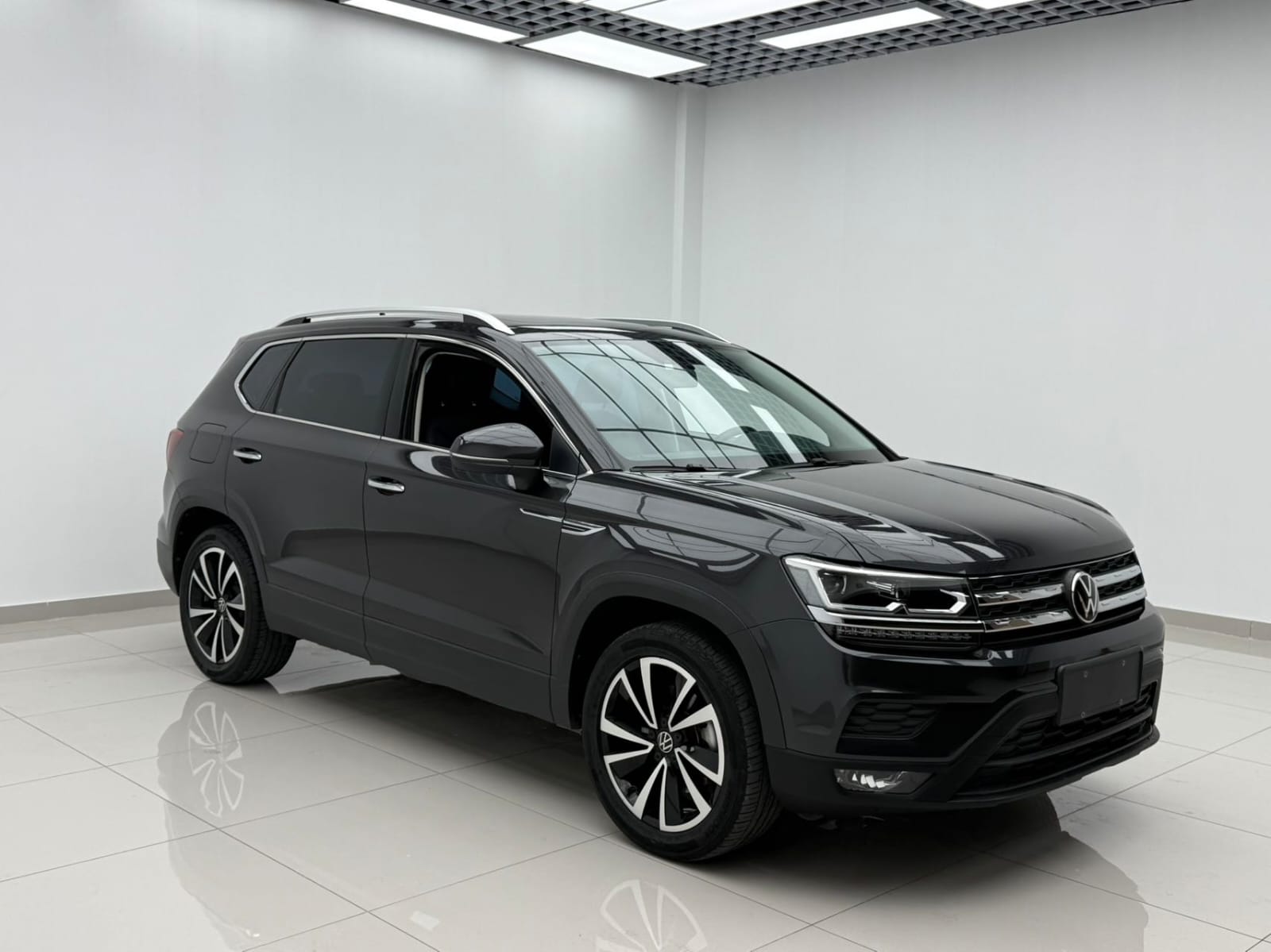 Volkswagen Tharu 280TSI Deluxe Edition
