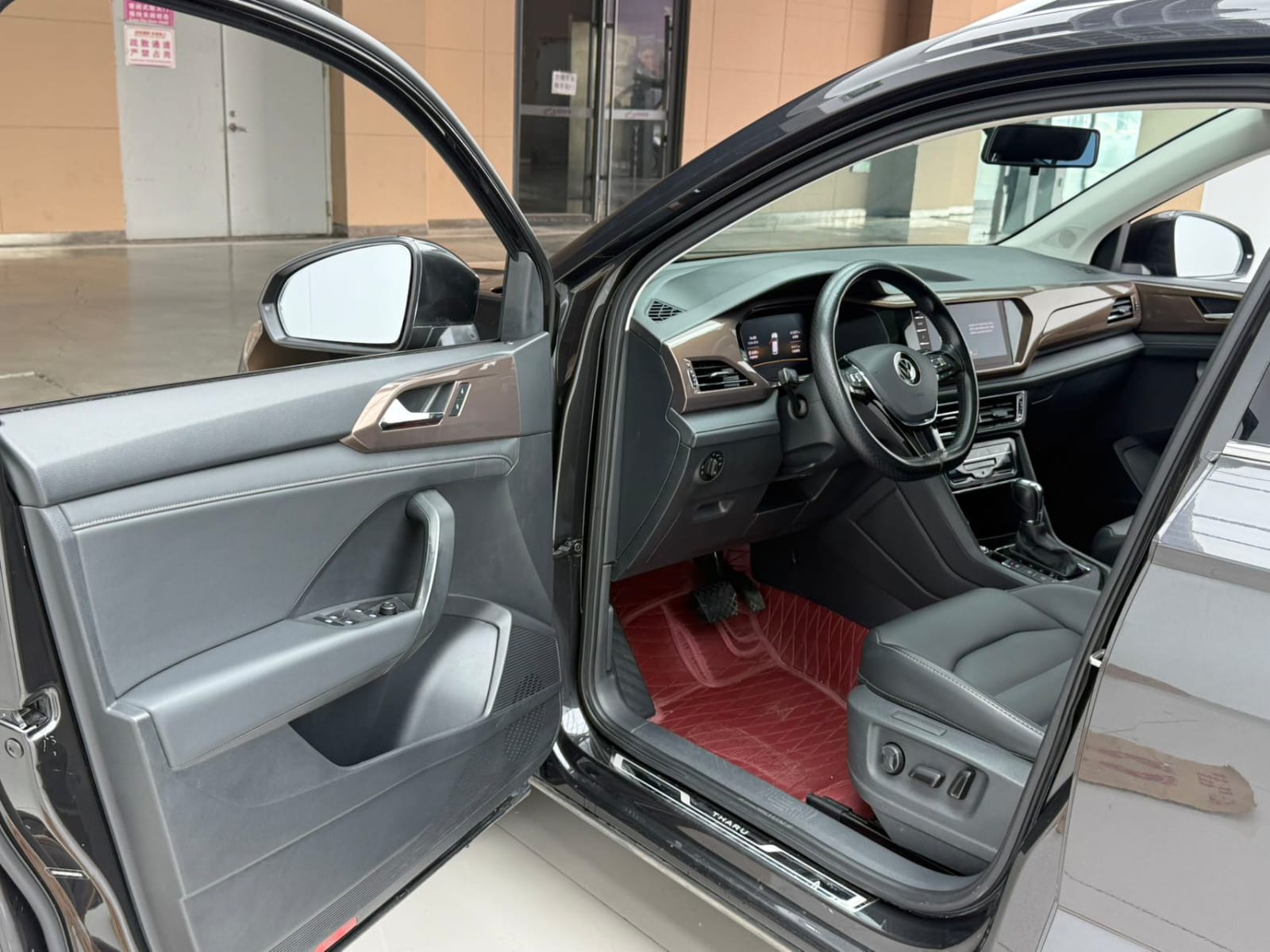 Volkswagen Tharu 280TSI Deluxe Edition