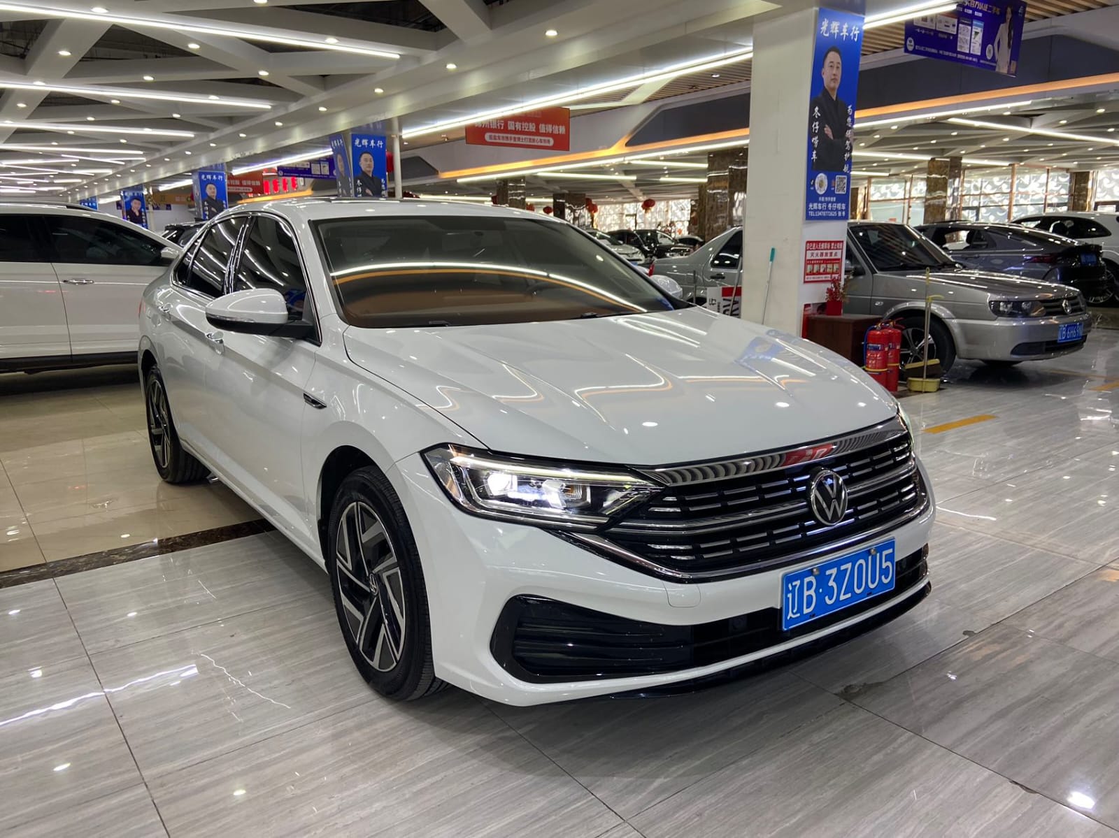 Volkswagen Sagitar 280TSI DSG Overpass Lite