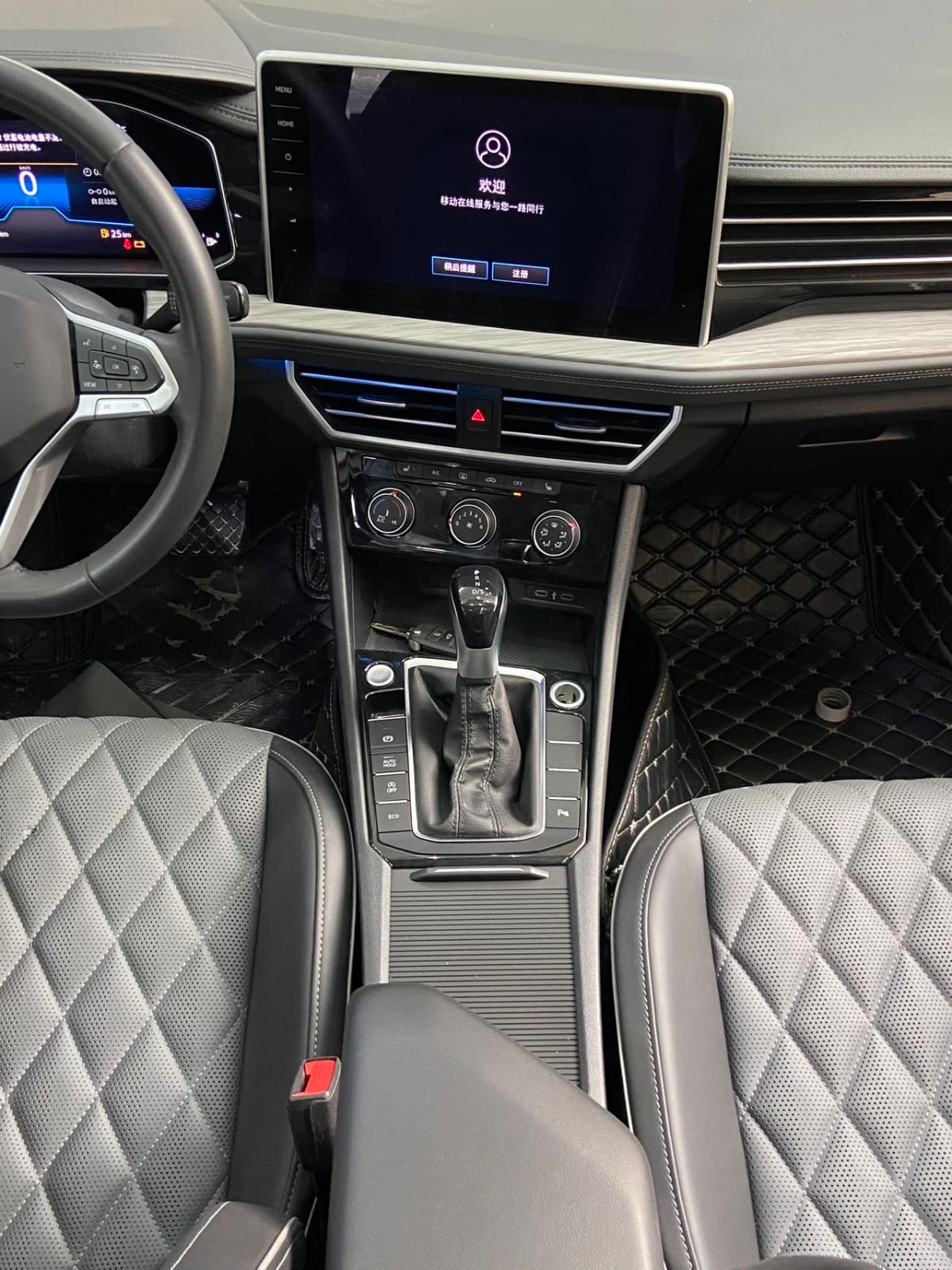 Volkswagen Sagitar 280TSI DSG Overpass Lite