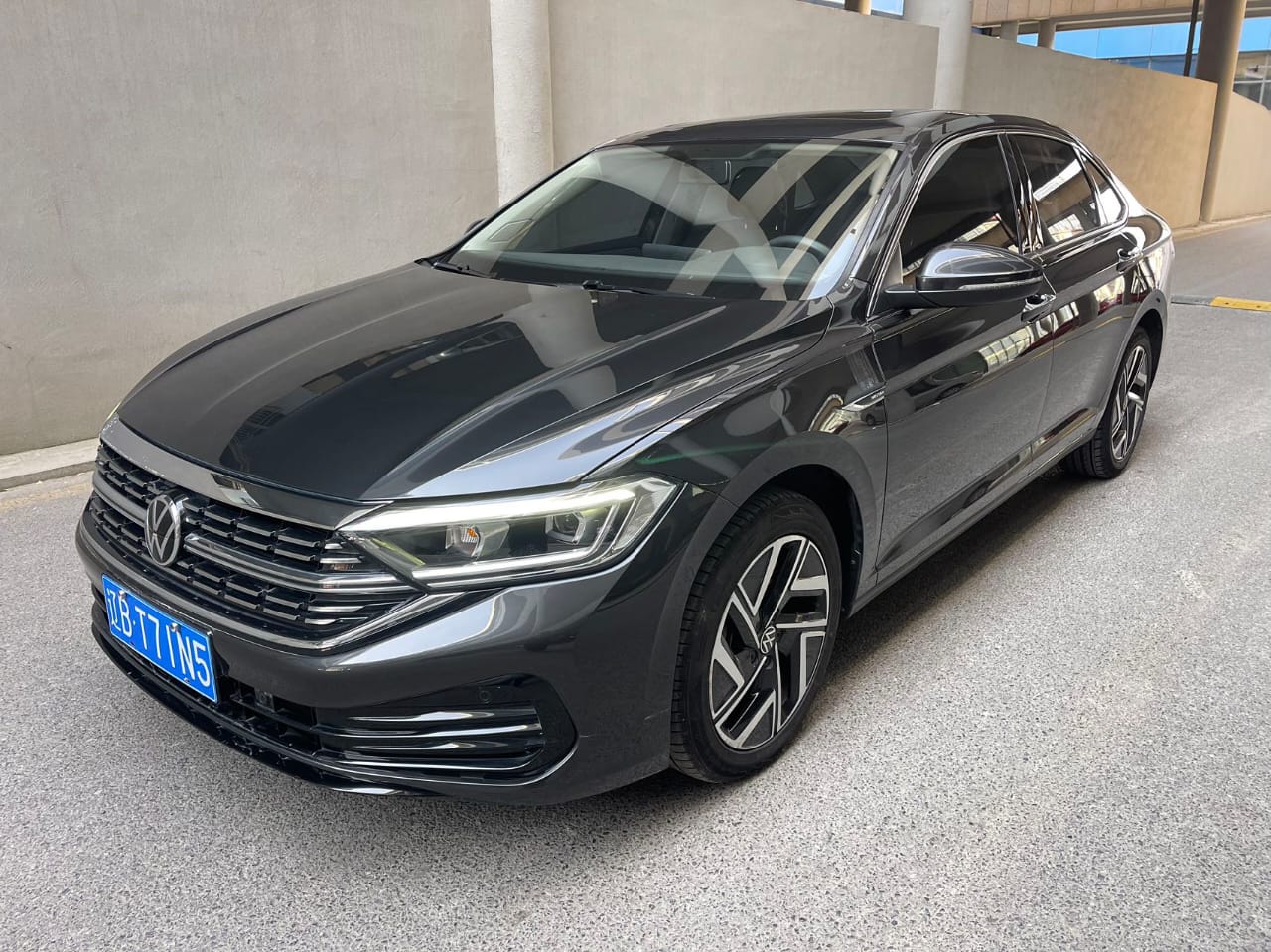 Volkswagen Sagitar 280TSI DSG Overpass Lite