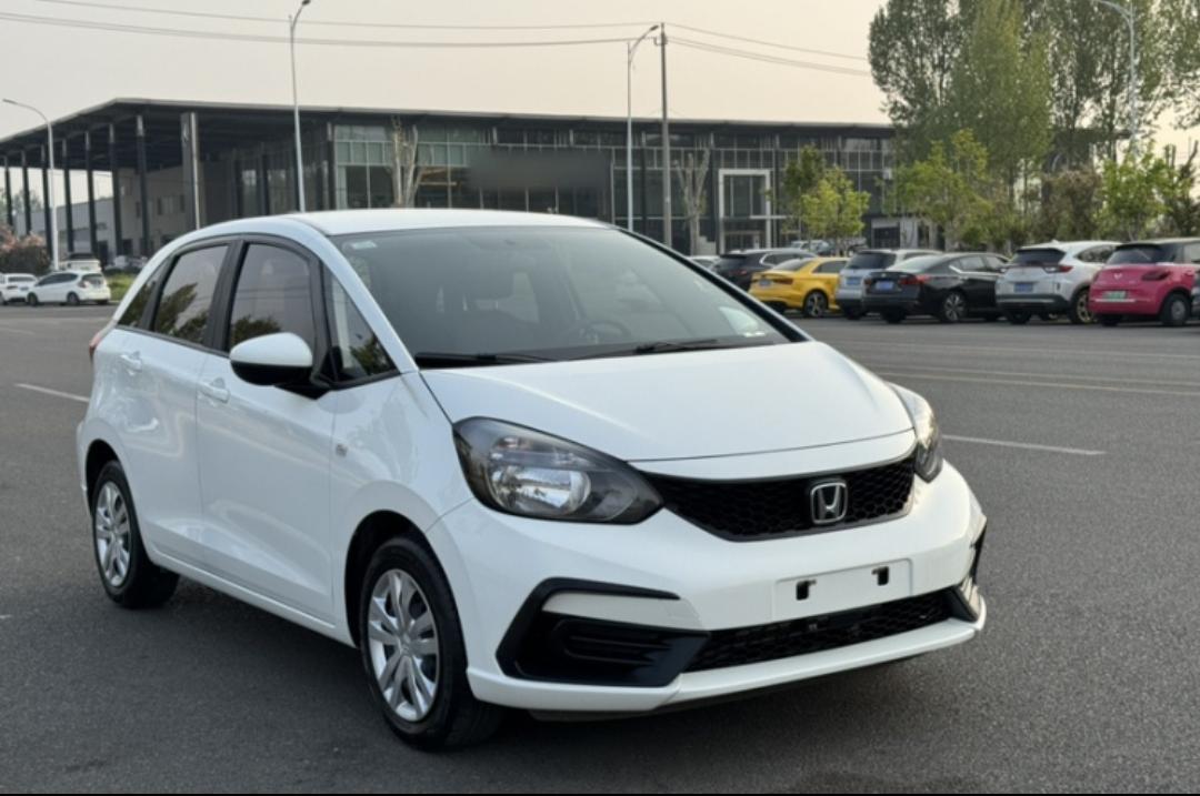 Honda Fit 1.5L CVT модная версия
