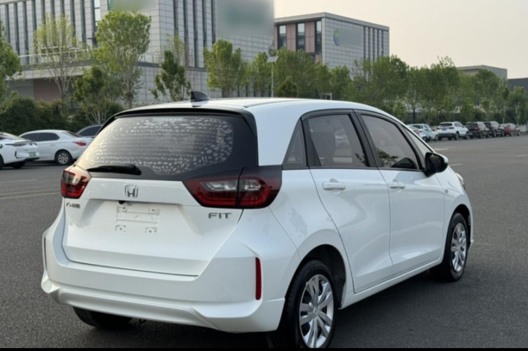 Honda Fit 1.5L CVT модная версия