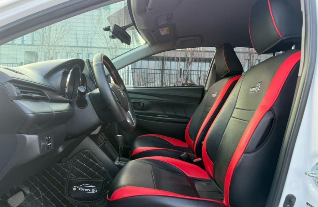 Toyota Yaris L Glamour X 1.5L CVT Leading PLUS
